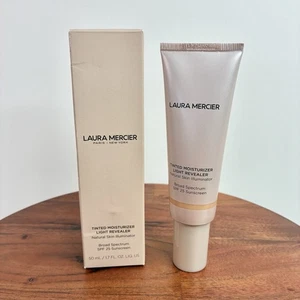 Crema hidratante tintada reveladora de luz Laura Mercier 4C1 almendra 1,7 fl oz caducidad 25/03 - Imagen 1 de 5