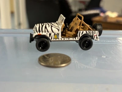 Jeep CJ-7 1976 Greenlight Ace Ventura - neumáticos de goma Foto 1 de 4