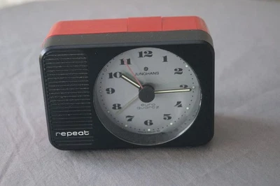 Sehr gepflegter,roter Junghans Reisewecker/Wecker - Bild 1 von 4