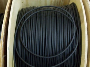 SCHWARZ 7 MM UNTERDRÜCKTES SILIKON HT ZÜNDUNGSBLEI KOHLENSTOFFKERNKABEL X 1 METER - Bild 1 von 1