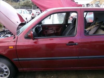 Puerta delantera izquierda VOLKSWAGEN GOLF 1.6 G SERIE 3 1992-1998 1993 88500 Foto 1 de 4