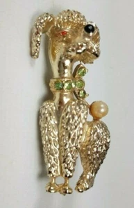 Vintage - Poodle Dog - Silvertone - Brooch Tack Pin - Faux Green Gem Collar  - Picture 1 of 5