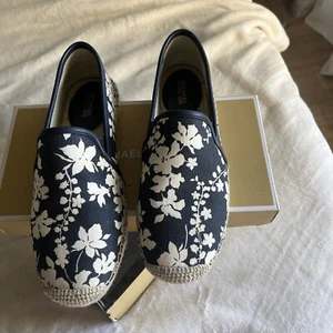 Michael Kors Hastings Sneakers - Picture 1 of 5