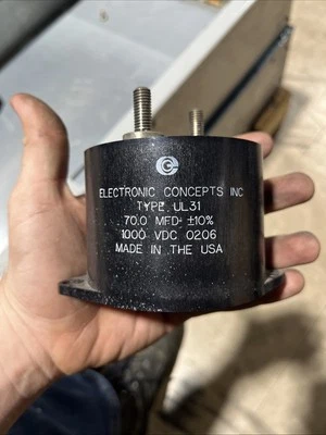ELECTRONIC CONCEPT INC. CONDENSADOR TIPO UL31 UNLYTIC 70.0 MFD 10% 1000 VDC 0206 Foto 1 de 2