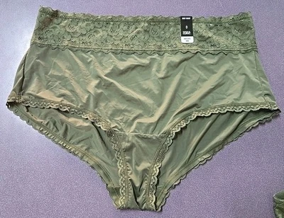 Sexy braguita de tiro alto Torrid Curve talla grande 0 Foto 1 de 4