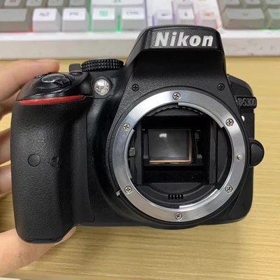 Cámara digital Nikon D D5300 24,2 MP SLR - negra (solo cuerpo) Foto 1 de 4