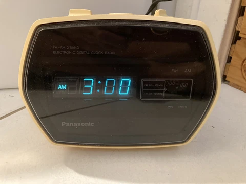 Panasonic RC-55 2 Band Digital Clock Radio ~ Yellow/Ivory ~ Vintage Retro Cover