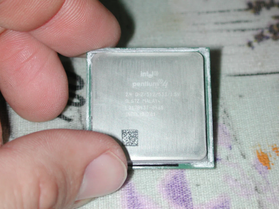 Intel SL67Z (Intel Pentium 4 2.4 GHz) - Imagen 1 de 1
