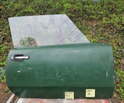 Triumph Spitfire 1966-1973 Triumph GT6 1962-1980 puerta lateral del pasajero con vidrio Foto 1 de 4