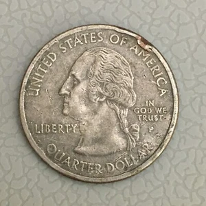 Rare 2004 IOWA Quarter Errors Miss Shape - Picture 1 of 8