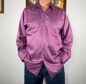 Van Heusen Lux Sateen Button Up Shirt Top Men's 16 - 32/33 Purple Wrinkle Free - Picture 1 of 11