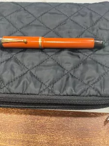 PARKER DUOFOLD 'BIG RED' FOUNTAIN PEN - Picture 1 of 6
