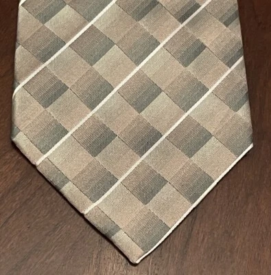 Corbata de cuello Van Heusen verde hecha a mano 100 % seda para hombre hecha en China Foto 1 de 4