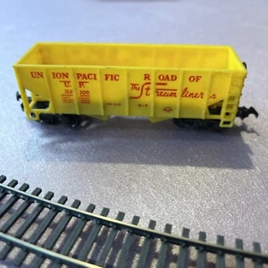 HO Union Pacific 2-Bay Hopper Car UP # 32100 Wagen Güterzugwagen - Bild 1 von 5