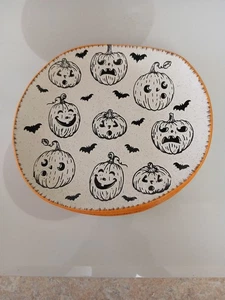 Set of 4 Eli + Ana Ceramic Pumpkins, Jack-o-Lantern and Bat 8 1/2" Salad Plates - Picture 1 of 9