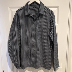 Uniqlo Men’s Navy White Striped Button Up Long Sleeve Shirt Large - Picture 1 of 3