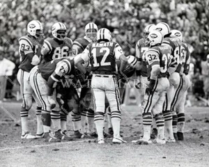 EQ469 Joe Namath Ny Jets Huddle Football 8x10 11x14 16x20 Photo - Picture 1 of 1