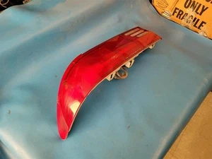 93 94 PROBE LEFT TAIL LIGHT OUTER 71483 - Afbeelding 1 van 3