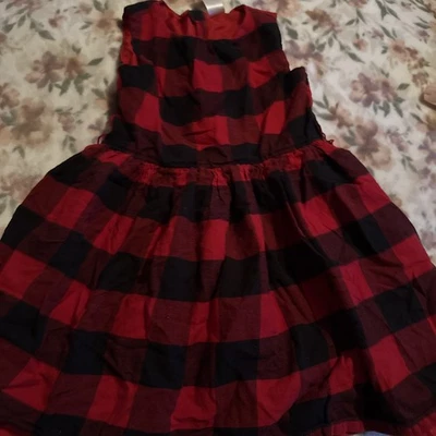 Carters 格纹连衣裙,女孩,尺寸 4 红色和黑色 — 第 1/2 张图片