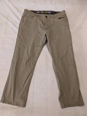 Lee Extreme Motion MVP Men's Brown Relaxed Fit Straight Leg Pants Size 44 x 29 - Image 1 of 4