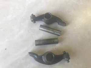 Lot 088-4, 1983 Honda ATC 70, Valve Rocker Arms & Shafts - Imagen 1 de 1