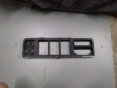 Ford F-100 1973-79 - F-350 radio tablero instrumentos bisel Foto 1 de 4