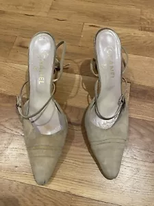 Decolte Chanel beige scamosciate punta a cappuccio tacco slingback taglia 41,5 - Foto 1 di 9