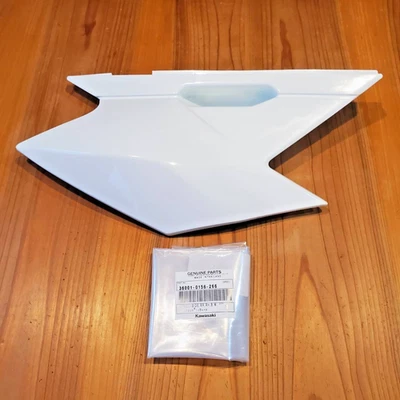 KAWASAKI Original 2008-2023 KLX140 140L CUBIERTA LATERAL DERECHA 36001-0156-266 NUEVO Foto 1 de 4