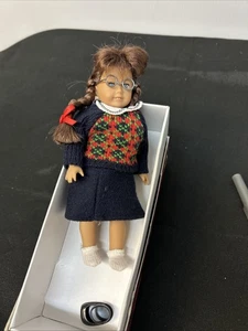 The American Girl Pleasant Company Mini Molly Doll - Picture 1 of 4