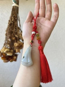 Dije de bolsa colgante de pez y vaina de loto de jadeíta natural tallada a mano - Imagen 1 de 9