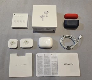 AirPods Pro 2nd Generation with Magsafe Wireless Charging Case (Lightning) - Zdjęcie 1 z 18