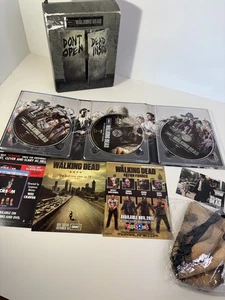 Walking Dead: The Complete First Season (3 Disc Set, Blu-ray) w/Mask & Card - Picture 1 of 12