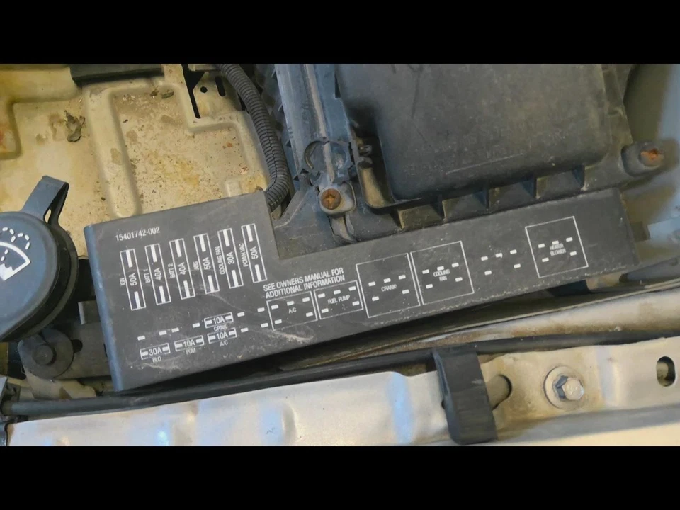 Fuse Box Engine Fits 00-05 CAVALIER 669575 - Изображение 1 из 4