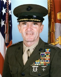 Richard Irving Neal Cuerpo de Marines de los Estados Unidos General de Cuatro Estrellas 8x10 Foto 107 - Imagen 1 de 1