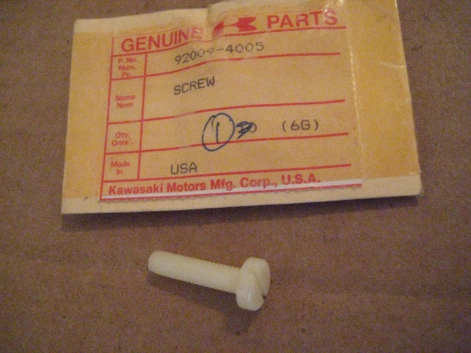 KAWASAKI KZ1000 POLICÍA PLÁSTICO CARENADO TORNILLO 5 X 28 81-90 ¡NUEVO! Foto 1 de 1