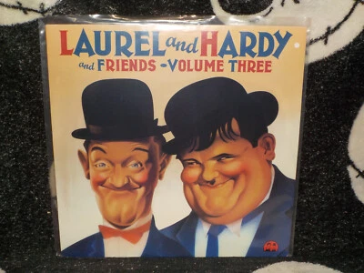 Laurel and Hardy and Friends Volume 3 Laserdisc LD 4 Shorts Free Ship $50 Foto 1 de 2