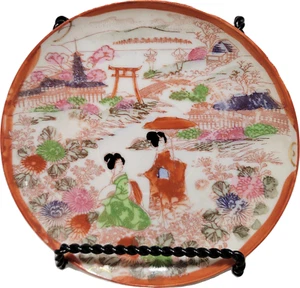 Hand Painted Japanese Geisha Plate Green Dress Red Dress 5" Circular Red Floral - Picture 1 of 1