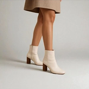SANDRO Authentic off white Sacha boots/ Ankle Boots Size EU39/US8.5 - Picture 1 of 14