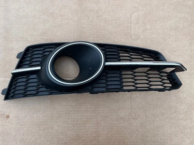 Prawa kratka zderzaka Audi A6 C7 S-Line Lift 4G0807682AG - Immagine 1 di 3