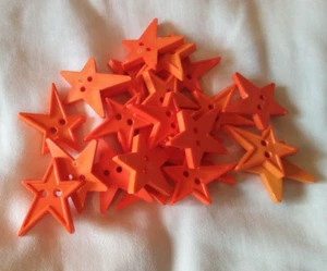 22 x 20mm x 30mm 2 Hole Bright Orange Star Shaped Buttons New Ex Shop Stock - Picture 1 of 3