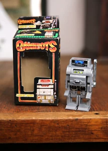 GAMEBOTS Slot Machine Robot 1980s Vintage Transformers Space toy NIB RARE figure - Picture 1 of 15