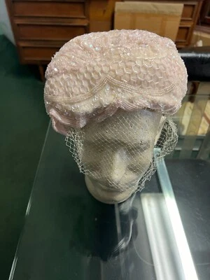 Vintage 1940's pink sequence ladies flapper style hat - Image 1 of 3