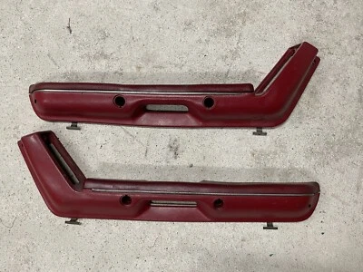 87-93 Mustang rojo escarlata panel de puerta eléctrico reposabrazos tira reposabrazos 5.0 OEM 232 Foto 1 de 4