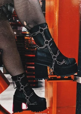 黑色厚底战斗踝靴链条朋克摩托车 Vibes Demonia — 第 1/2 张图片