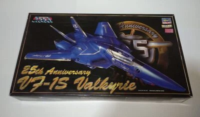 Macross 25th Anniversary VF-1S Valkyrie Limited Edition 1/72 Model kit Hasegawa  - Image 1 of 2