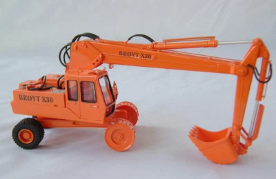 1/50 Excavator Broyt X30 wheels cab 2 - Ready Made Resin Model by Fankit Models - Image 1 of 4