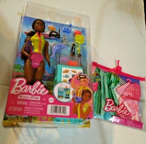 Barbie Meeresbiologe Puppe Afroamerikanerin mit Zubehör + Freizeit Outfits Neu - Bild 1 von 8