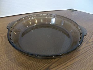 Pyrex geriffelter Rand #229 bernsteinfarbenes Glas 10" tiefe Schale Kuchenplatte Griffe #3 - Bild 1 von 4