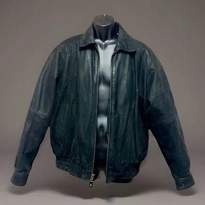 Chaqueta de bombardero vintage solo para miembros gamuza aislada 42 negra Foto 1 de 4