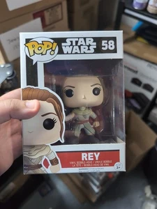 Funko Pop! Vinyl: Star Wars - Rey (w/ Staff) #58 - Picture 1 of 6